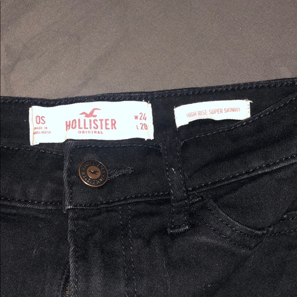 black hollister ripped jeans